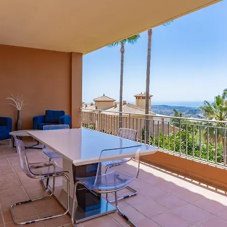 Hotel Exquisite With Sea View And Pool Marbella