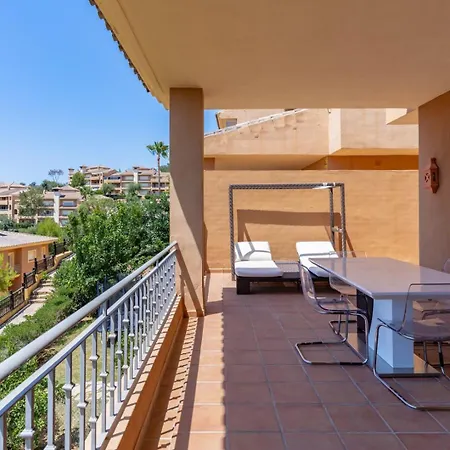 Hotel Exquisite With Sea View And Pool